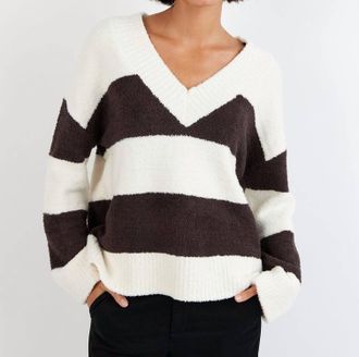 Bella Dahl Oversized V-Neck Sweater In Frost And Fawn