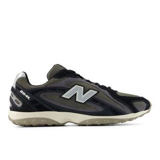New Balance Unisex 204L in Nero/Grigio, Pelle Scamosciata/Rete, Taglia 37.5