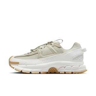 Nike Womens Zoom Vomero Roam Winterized Shoes in White | HQ2181-100