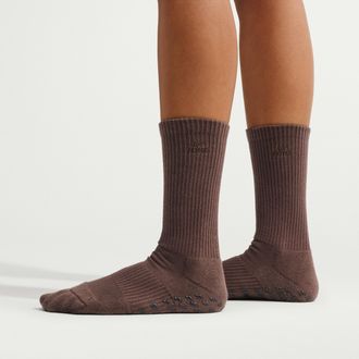 Nike Womens SKIMS Dri-FIT Pilates Grip Crew Socks (1 Pair) in Brown | S1016195-250