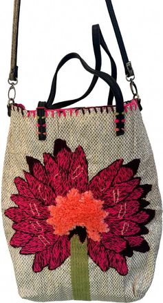En Shalla Womens Woven Crossbody Bag In Multi Pink