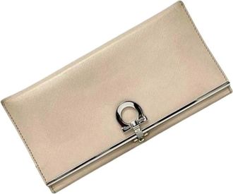 Ferragamo Pre-owned Wallets, female, Beige, Size: ONE SIZE Pre-owned Long wallet (bi-fold)
