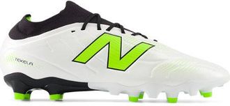 New Balance Unisex TEKELA TEAM LOW LACED FG V5 in Bianca/Nero/Verde, Taglia 40.5