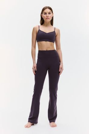 H&M Flared yoga leggings with softmove in Plum Purple at Nordstrom, Size X-Small