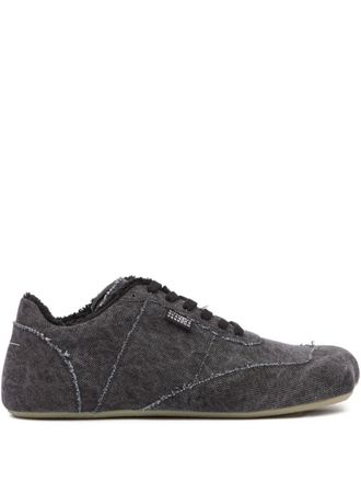 Maison Margiela frayed-trims sneakers - Grey