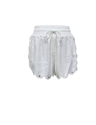 Moon River Womens Scalloped Shorts In White