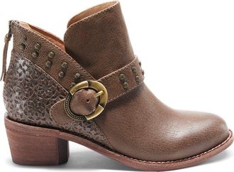 Hälsa Footwear Melania Bootie in Taupe Leather at Nordstrom, Size 7.5