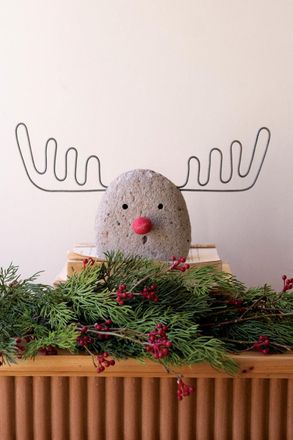 Kalalou River Rock And Wire Reindeer