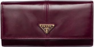 Prada large leather triangular-logo wallet - women - Calf Leather - One Size - Red