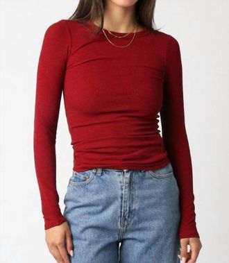 Olivaceous Cassie Long Sleeve Ribbed Top In Scarlet