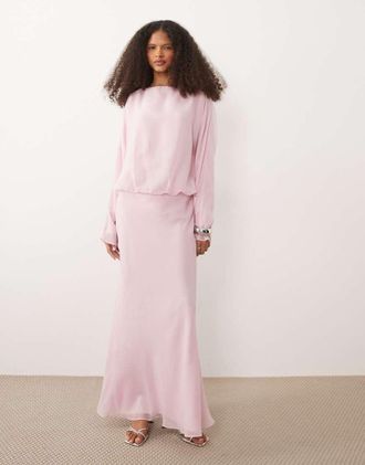 Asos Vestito lungo a maniche lunghe rosa tenue con scollo a barchetta