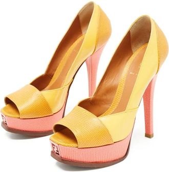 Fendi 135 mm leren pumps met plateauzool en hagedissen-reli&euml;f - Geel
