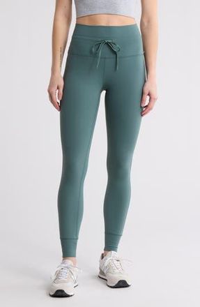 Women's Avalanche Clothing up to −40% Stylight