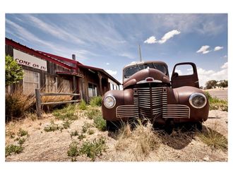 Schubiger M&ouml;bel Digitaldruck auf Acrylglas Oldtimer in Der W&uuml;ste