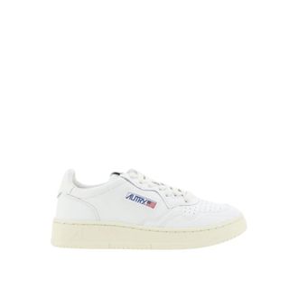 Autry Fashionable Lace-Up Leather Trainers for Everyday Style and Comfortable Wear