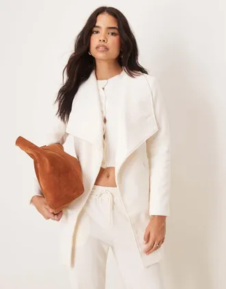 Vila waterfall belted coat in birch cream-White