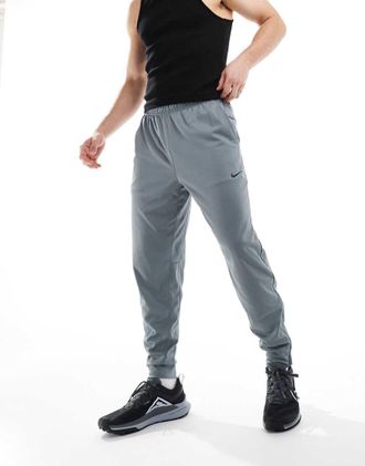 Nike Totality sweatpants in dark gray
