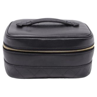 Chanel Pre-owned Bags, female, Black, Size: ONE SIZE Pre-owned Quilted Accent Cosmetic Vanity Case Bag