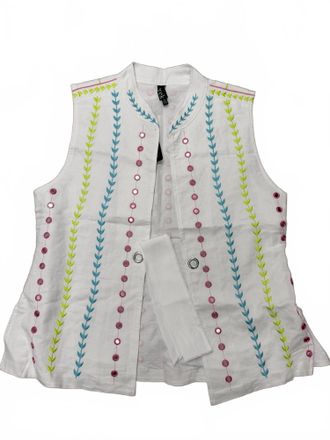 Berek Womens Colorful Vines Vest In White Multi