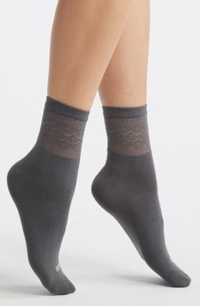 Hue Lace Border Ankle Socks in Castle Rock at Nordstrom