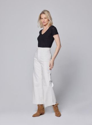 Majestic Filatures Stretch Linen Short Sleeve V-Neck T-Shirt in Noir at Nordstrom, Size 4