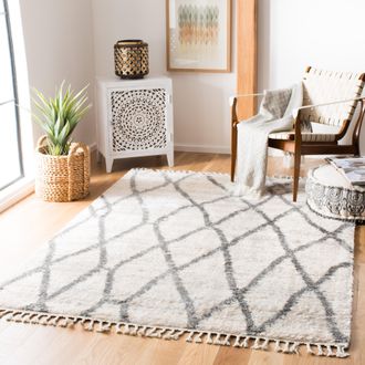Safavieh Berber Fringe Shag Machine Made Area Rug, Creme / Black Contemporary Style Easy Care