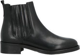 Noa. A Ankle boots