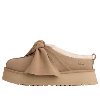 UGG (WMNS) UGG Platform Slip-On Bow Slipper Sand 1176290-SAN