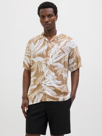 Jack & Jones Kurzarmhemd JACK & JONES JJEJEFF TROPICAL AOP RESORT SHIRT SS SN, Herren, Gr. XS, N-Gr, braun (coriander), Web, Obermaterial: 100% Viskose, bedruckt, 