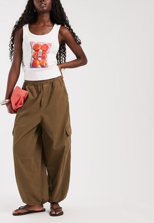 Asos Pantaloni con fondo a palloncino e tasche cargo kaki-Verde
