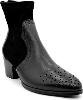 Chelsea Crew Lima Brogue Boot in Black Leather at Nordstrom Rack, Size 5