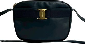 Ferragamo Pre-owned Ferragamo Calfskin Vara Crossbody A214183