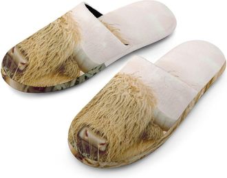 Generic Cute Highland Cow Flannel Mens Slip-on Slippers Winter Warm House Shoes with Rubber Sole for Home Hotel