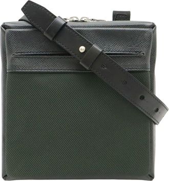 Louis Vuitton Black Taiga Leather Sayan (Authentic Pre-Loved)