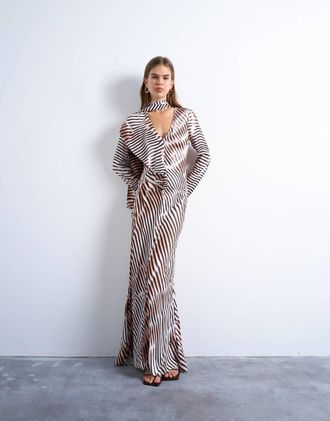 Topshop Vestito lungo a maniche lunghe con stampa astratta a righe, dettaglio avvolgente stile sciarpa e volant-Multicolore