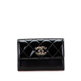 Chanel Pre-owned Wallets, female, Black, Size: ONE SIZE Pre-owned Matelasse Patent Lambskin Card Case