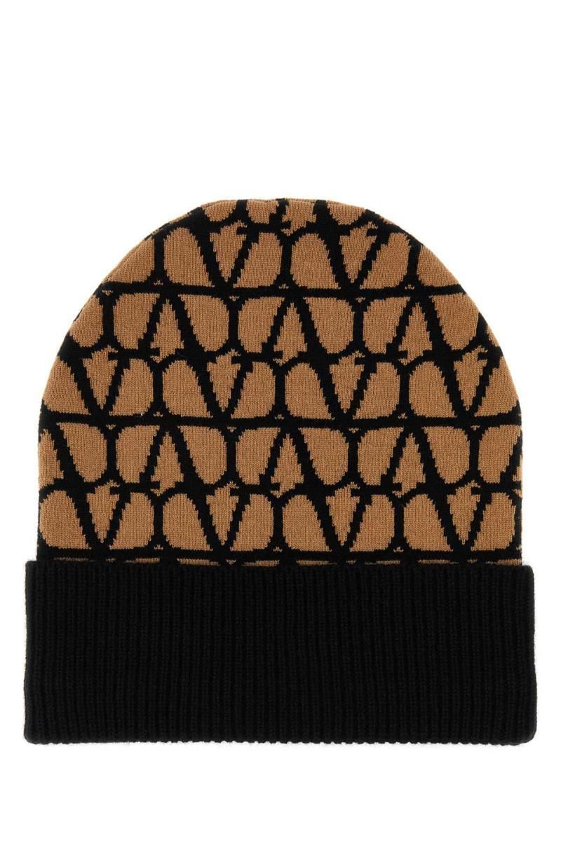 Valentino Garavani Beanies − Sale: up to −86% | Stylight
