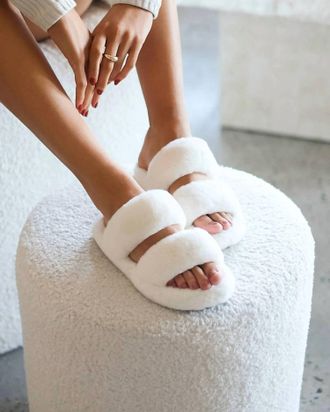 Billini Womens Whistler Slides In Cream