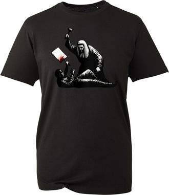 Generic Street Artist Style Court of Justice Artwork T-Shirt, Rebellious Banksy Street Art Parody Tee, Bold Justice Theme Top for Activist Gift Ideas (Black, 