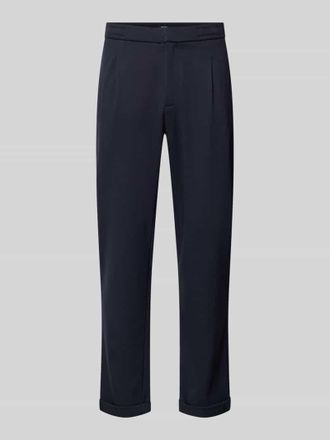 Mc Neal Wide Fit Stoffhose mit Ges&auml;&szlig;taschen in Marine, Gr&ouml;&szlig;e XL