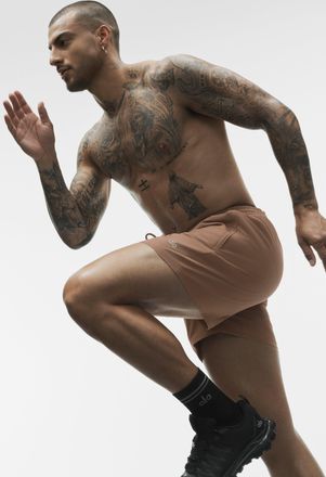Alo | 5 Circuit Short in Java Brown, Size: Medium