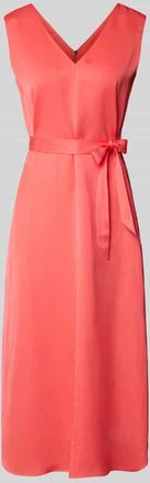 Comma Knielanges Kleid mit Bindeg&uuml;rtel in Koralle, Gr&ouml;&szlig;e 34