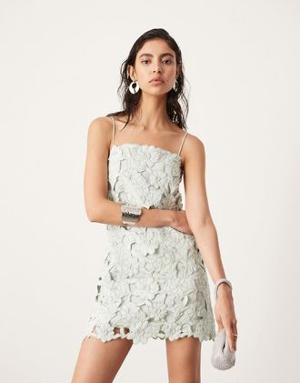 Asos ASOS Edition - Vestito corto a trapezio verde chiaro in pizzo sangallo floreale con spalline sottili-Multicolore