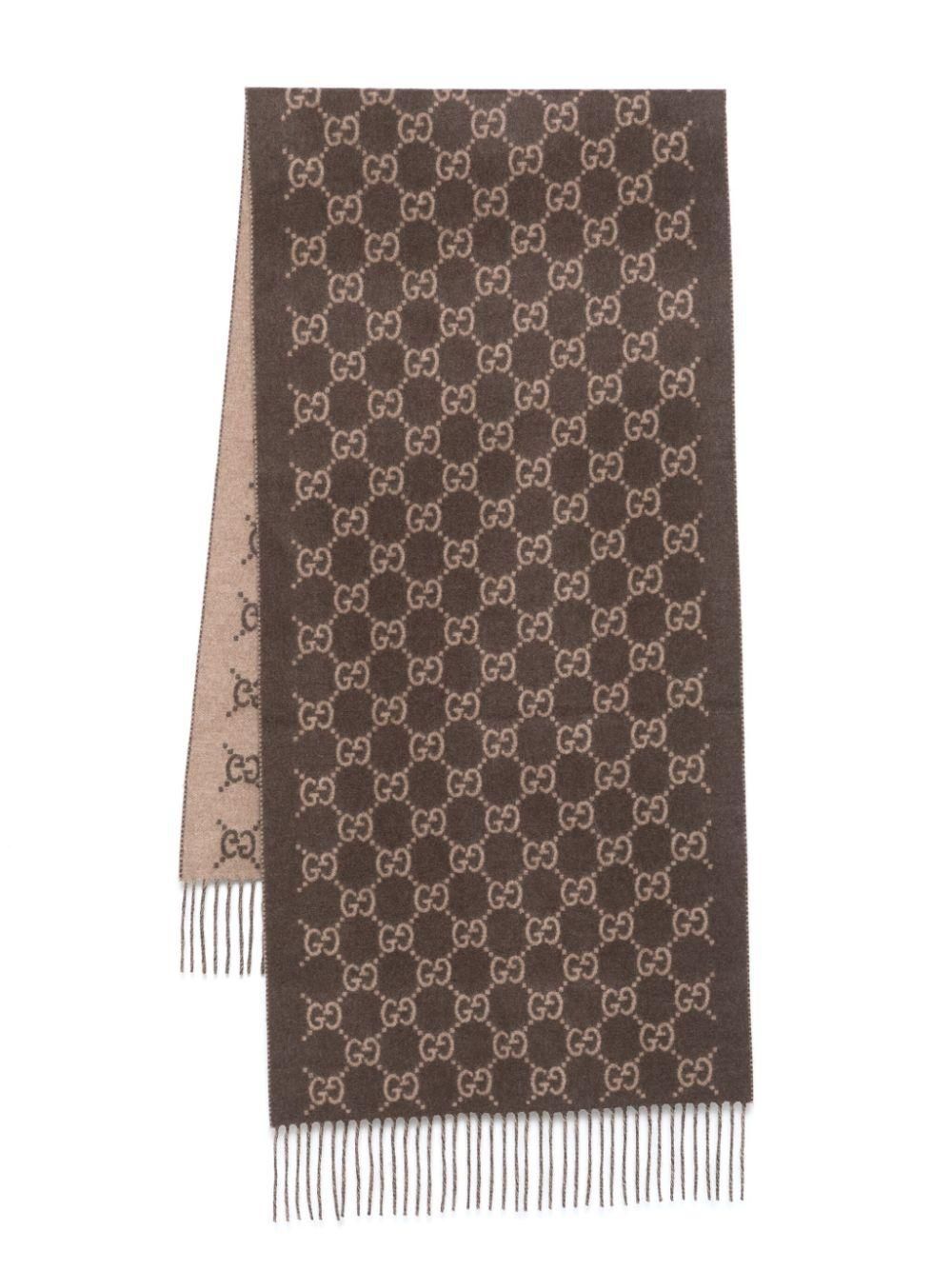 Gucci Scarves: sale up to −74% Stylight