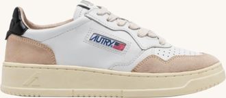 Autry Womens Medalist Low Sneaker In Suede/black