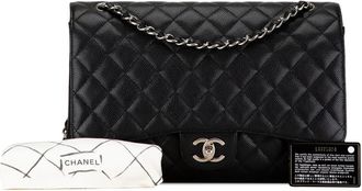 Chanel Hobo Bags - Maxi Classic Caviar Double Flap - Gr. unisize - in Schwarz - für Damen