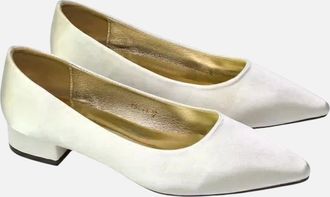 XY London Womens XY London Womens/Ladies Karen Pointed Bridal Low Heel Pumps - Cream - Size: 4