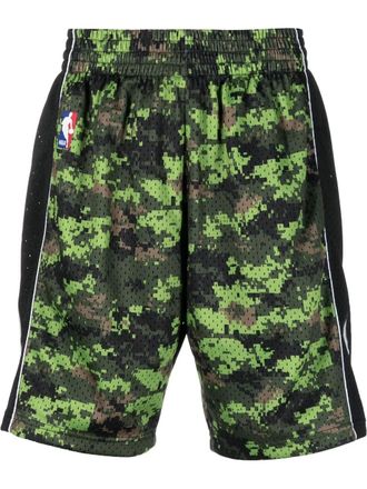 Mitchell & Ness Trainingsshorts met camouflageprint - Groen