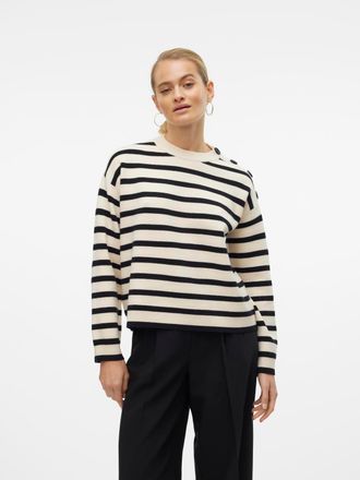 Vero Moda Rundhalspullover »VMSABA LS O-NECK BUTTON PULLOVER GA NOOS« mit Zierknöpfen auf der linken Schulter