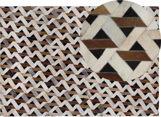 Beliani Beliani - Alfombra De Cuero Marr&oacute;n Y Gris Patr&oacute;n Geom&eacute;trico 160 X 230 Cm R&uacute;stico Boho Tuglu